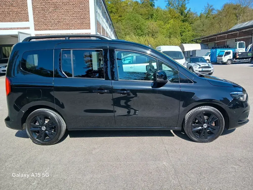Gebraucht Mercedes T180 Progressive 116 PS (85 kW) 2022 Schwarz Van / Kleinbus