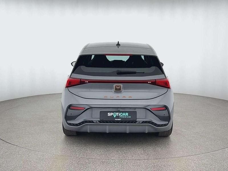 Gebraucht Cupra Born Basis 150 kW (204 PS) 2024 Grau Kleinwagen