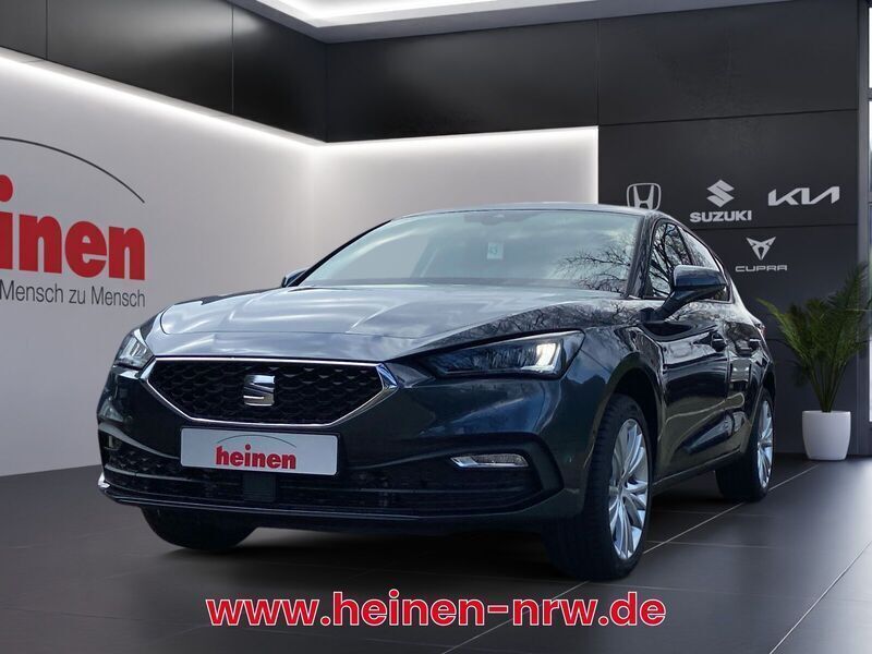 Grau Gebraucht 2024 Seat Leon Style Limousine | 20.480 € (Guter Preis) - Bild 1/4