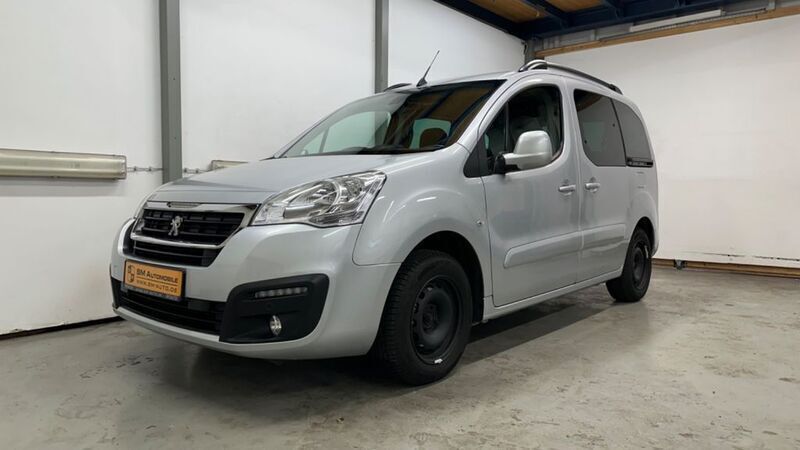 Silber Gebraucht 2017 Peugeot Partner Tepee Allure Van / Kleinbus | 9.999 € (Fairer Preis) - Bild 1/4