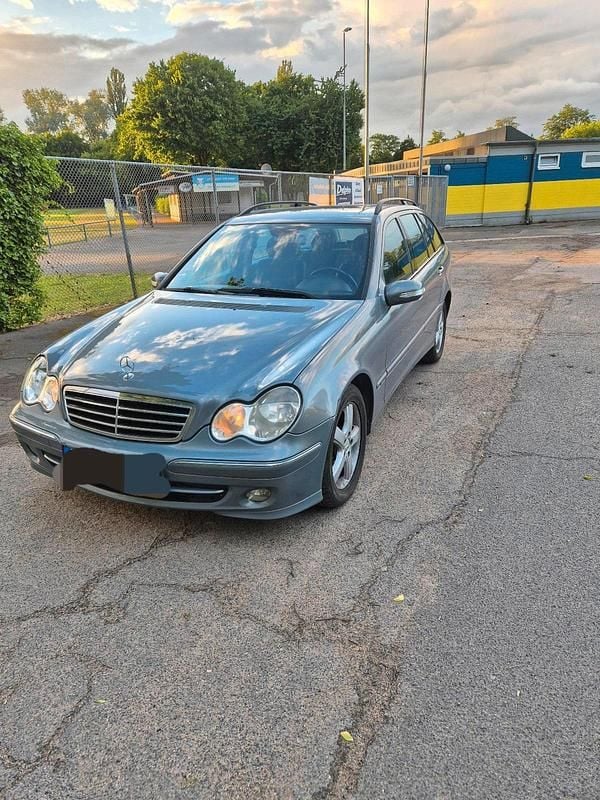 Grau Gebraucht 2005 Mercedes C220 Kombi | 3.500 € (Fairer Preis) - Bild 1/4