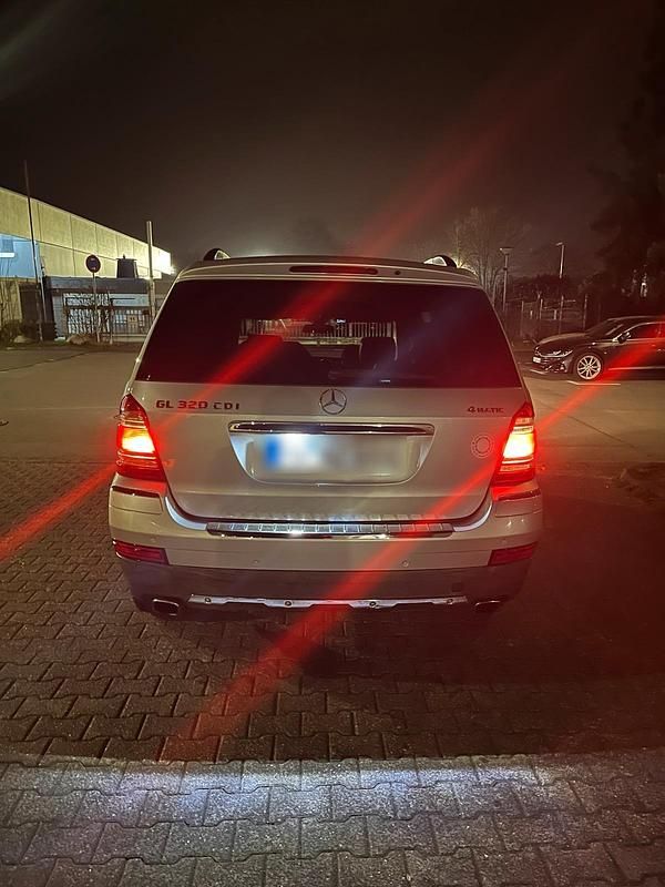 Gebraucht Mercedes GL320 224 PS (164 kW) 2007 Grau SUV