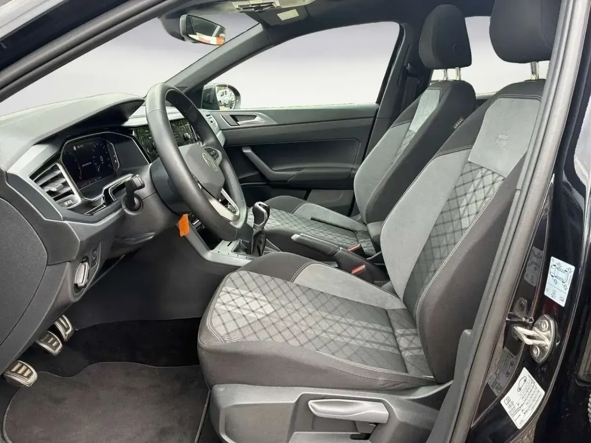 Gebraucht VW Taigo R-line 116 PS (85 kW) 2025 Schwarz SUV