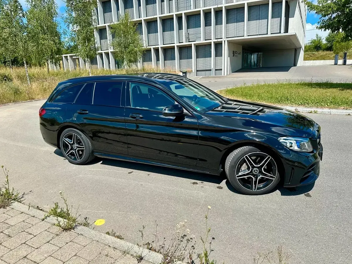 Gebraucht Mercedes C220 AMG 194 PS (142 kW) 2019 Schwarz Kombi