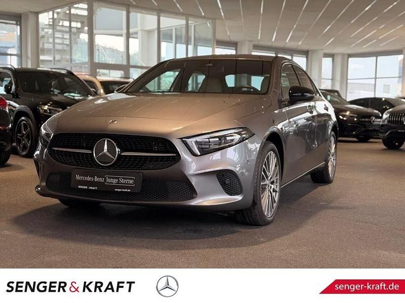 Gebraucht Mercedes A250 160 PS (117 kW) 2022 Grau Limousine