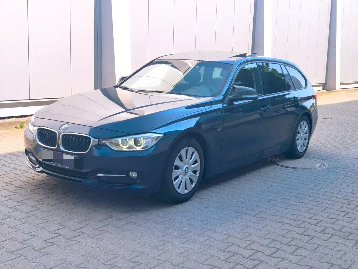 Gebraucht BMW 320 Sport Line 184 PS (135 kW) 2012 Blau Limousine