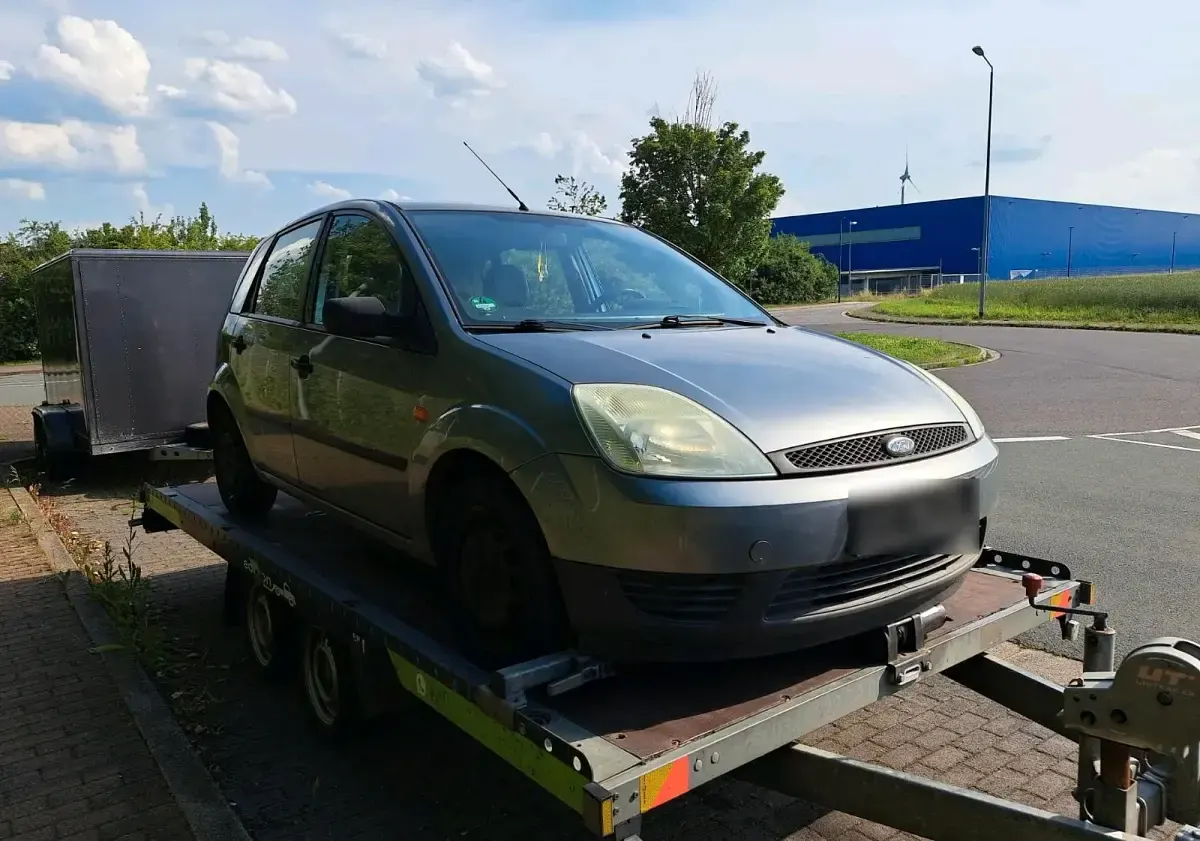 Gebraucht Ford Fiesta 60 PS (44 kW) 2002 Grau Kleinwagen