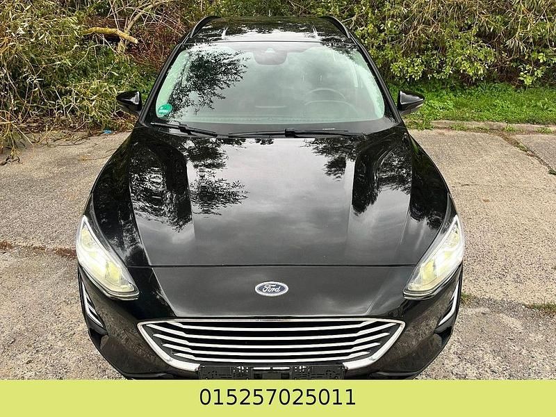 Gebraucht Ford Focus Trend 101 PS (74 kW) 2020 Schwarz Kombi