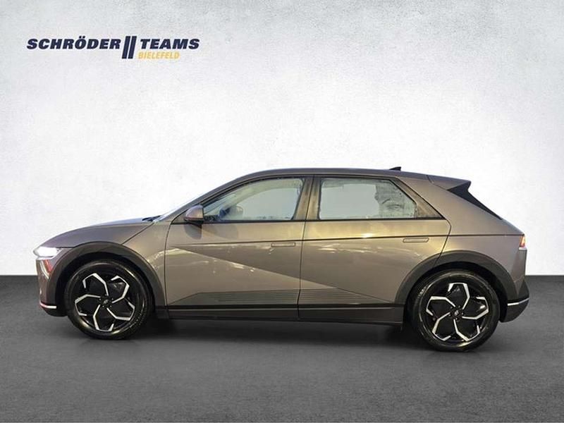 Gebraucht Hyundai Ioniq Basis 160 kW (218 PS) 2022 Mystic olive Kleinwagen