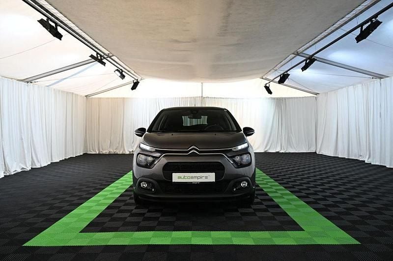 Grau Gebraucht 2023 Citroën C3 Shine Kleinwagen | 13.490 € (Guter Preis) - Bild 1/1