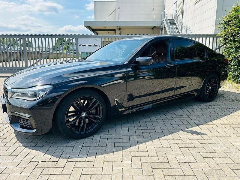 Schwarz Gebraucht 2018 BMW 750L Performance Limousine | 31.400 € (Superpreis) - Bild 1/4