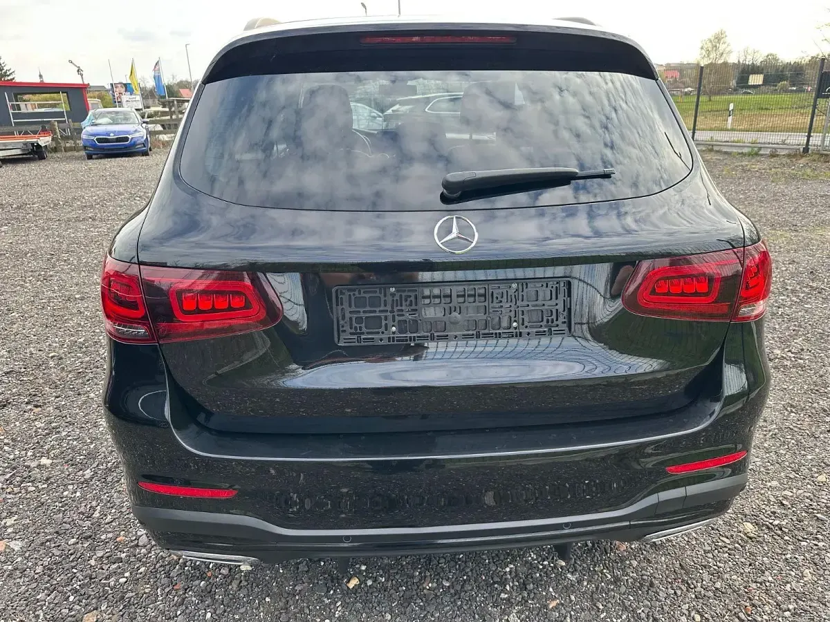 Gebraucht Mercedes GLC300 AMG line 245 PS (180 kW) 2020 Schwarz SUV