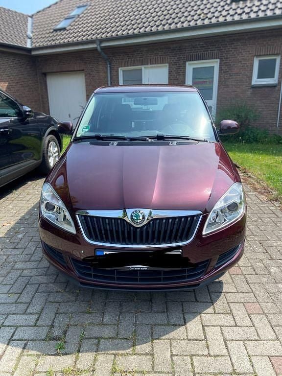 Rot Gebraucht 2011 Skoda Fabia Ambiente Kombi | 6.799 € (Fairer Preis) - Bild 1/4