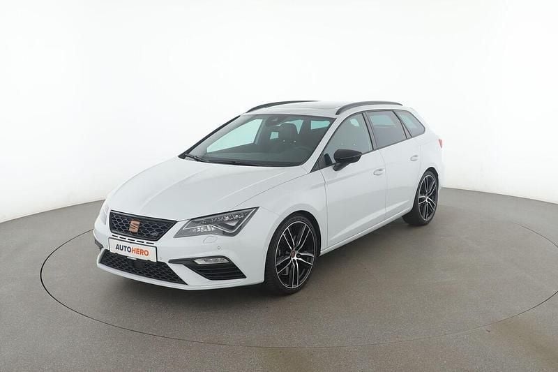 Weiß Gebraucht 2020 Cupra Leon Kombi | 26.440 € (Guter Preis) - Bild 1/3