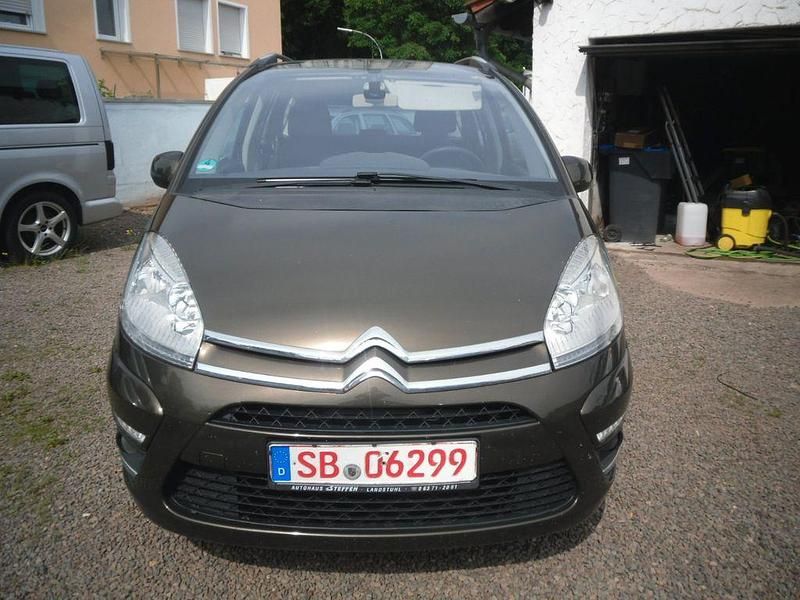 Braun Gebraucht 2012 Citroën Grand C4 Picasso Tendance Van / Kleinbus | 4.799 € (Etwas zu teuer) - Bild 1/4