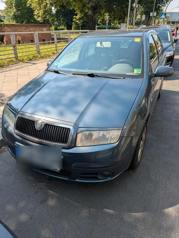 Grün Gebraucht 2005 Skoda Fabia Kleinwagen | 1.650 € (Guter Preis) - Bild 1/4
