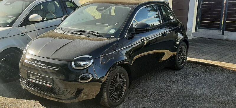 Schwarz Gebraucht 2021 Fiat 500e Icon Limousine | 16.990 € (Fairer Preis) - Bild 1/4