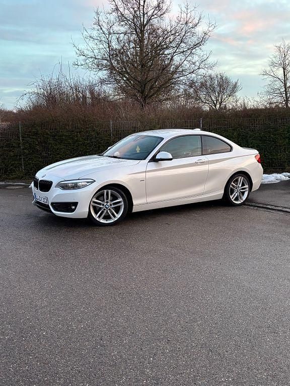 Gebraucht BMW 220 Sport Line 190 PS (139 kW) 2017 Weiß Coupé