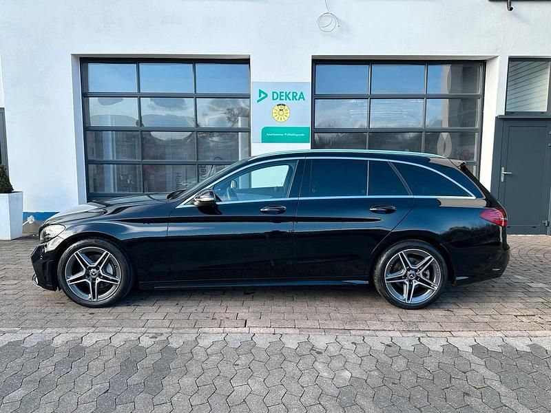 Gebraucht Mercedes C220 AMG 194 PS (142 kW) 2019 Schwarz Kombi