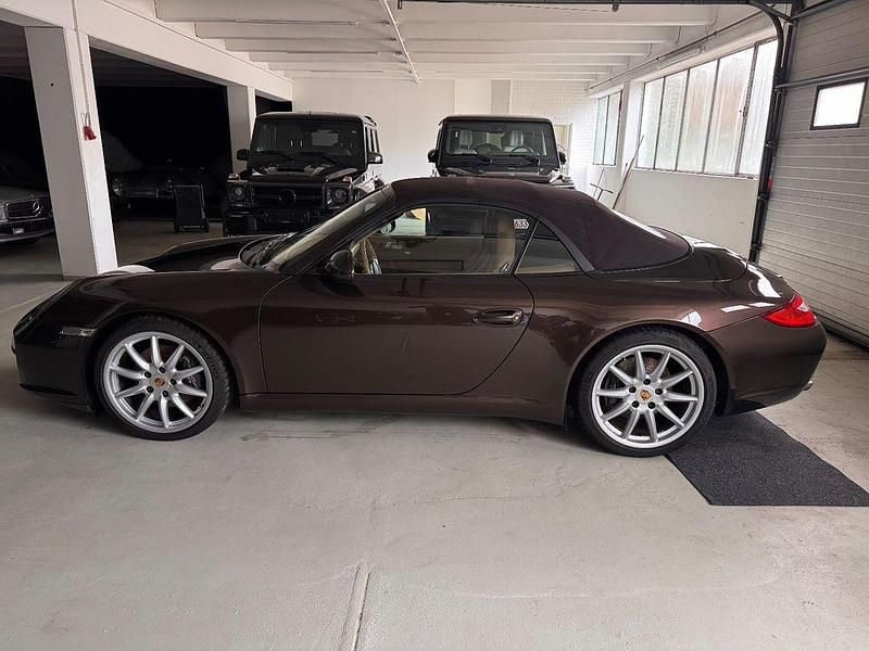 Gebraucht Porsche 911 Carrera Cabriolet 345 PS (253 kW) 2010 Macadamiametallic Cabrio