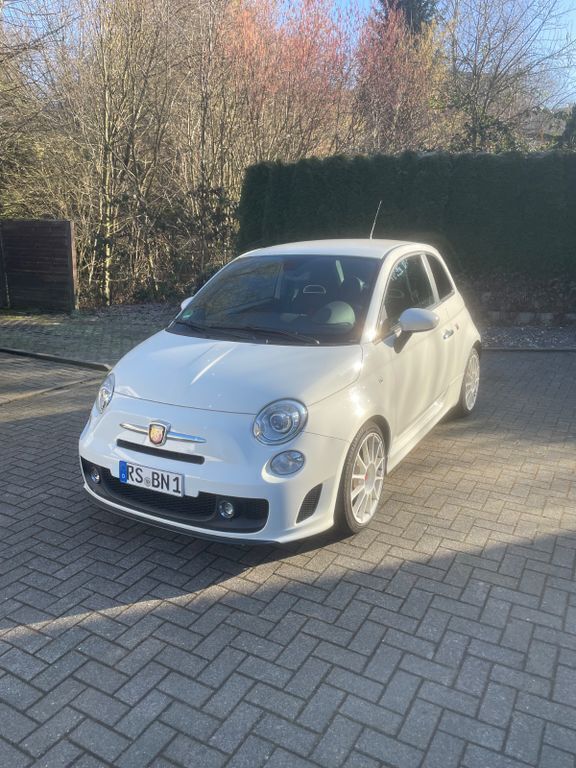 Weiß Gebraucht 2012 Abarth 500 Custom Kleinwagen | 10.900 € (Fairer Preis) - Bild 1/4