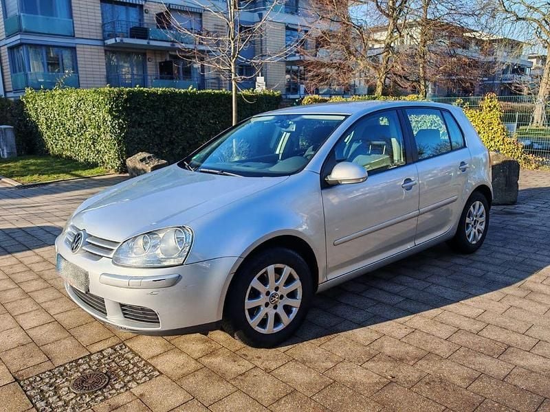 Gebraucht VW Golf IV Comfortline 102 PS (75 kW) 2005 Silber Limousine