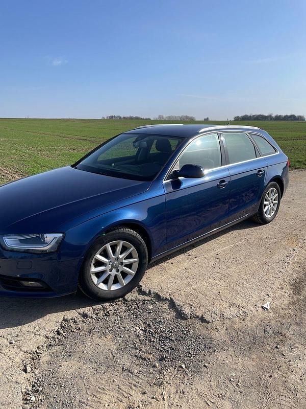 Gebraucht Audi A4 Ambiente 245 PS (180 kW) 2013 Blau Kombi