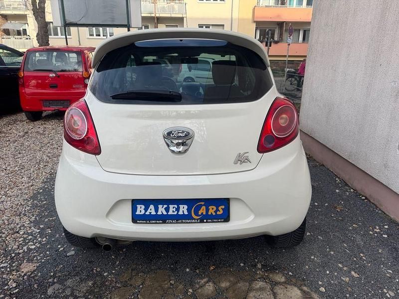 Gebraucht Ford Ka Titanium 69 PS (50 kW) 2011 Weiß Kleinwagen
