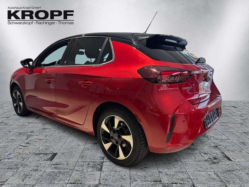 Gebraucht Opel Corsa-e Ultimate 100 kW (136 PS) 2022 Chili rot/kardio rot Kleinwagen