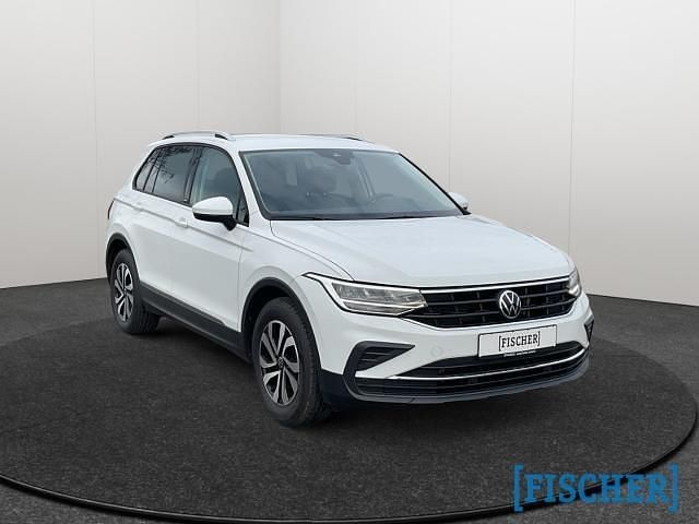 Gebraucht VW Tiguan Active 131 PS (96 kW) 2023 Weiss SUV