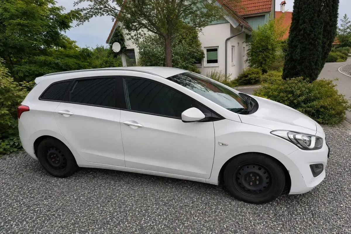 Gebraucht Hyundai i30 110 PS (80 kW) 2017 Weiß Kombi