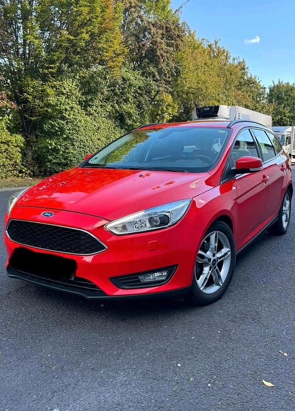 Rot Gebraucht 2016 Ford Focus Business Edition Kombi | 6.499 € (Guter Preis) - Bild 1/4