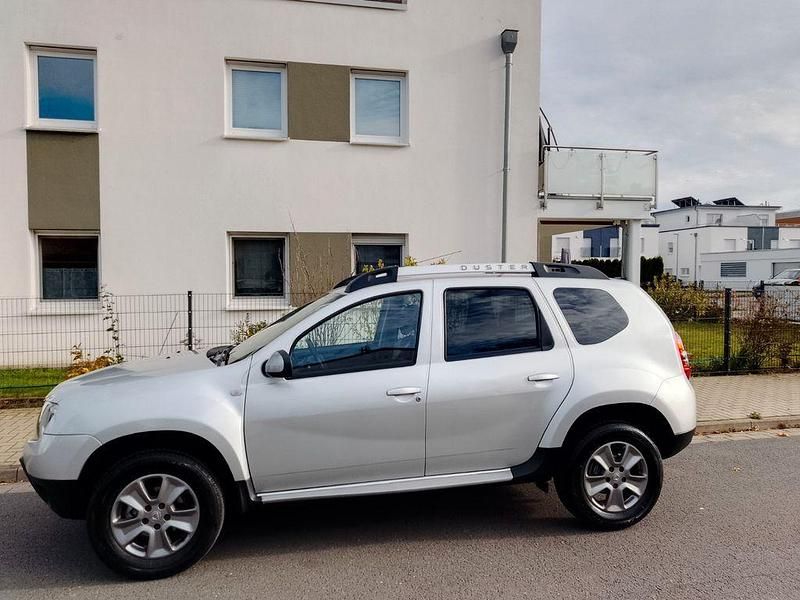 Silber Gebraucht 2016 Dacia Duster Urban Explorer SUV | 6.920 € (Superpreis) - Bild 1/4