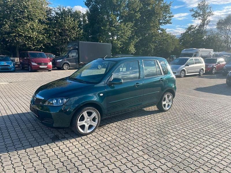 Grün Gebraucht 2007 Mazda 2 Active Limousine | 2.900 € (Fairer Preis) - Bild 1/4