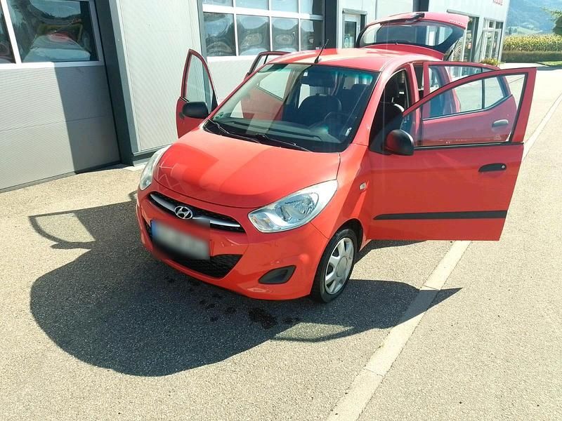 Rot Gebraucht 2011 Hyundai i10 Kleinwagen | 2.380 € (Guter Preis) - Bild 1/4