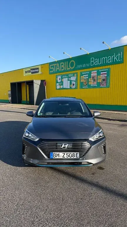 Gebraucht Hyundai Ioniq Premium 141 PS (103 kW) 2018 Grau Kleinwagen