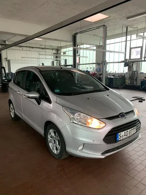 Używany Ford B-MAX Titanium 101 KM (74 kW) 2017 Srebrny Minivan