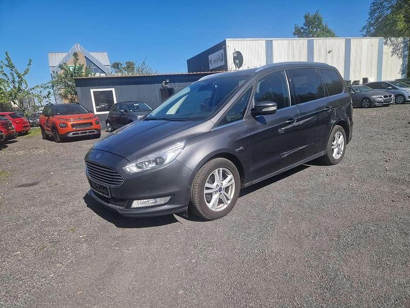 Gebraucht Ford Galaxy Titanium 239 PS (175 kW) 2018 Magneticgrau (metallic) Van / Kleinbus