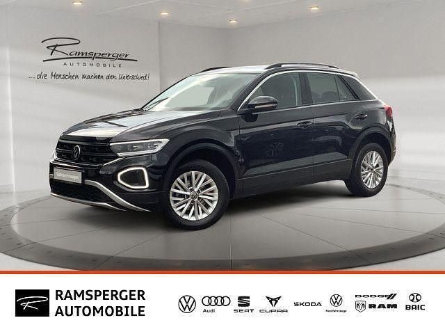 Schwarz (deep black perleffekt) Gebraucht 2022 VW T-Roc Life SUV | 23.890 € (Fairer Preis) - Bild 1/4
