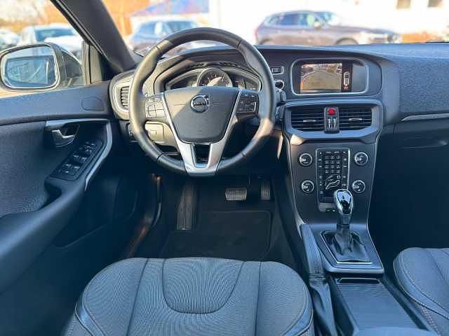 Gebraucht Volvo V40 CC Plus 152 PS (111 kW) 2019 Blau Kombi