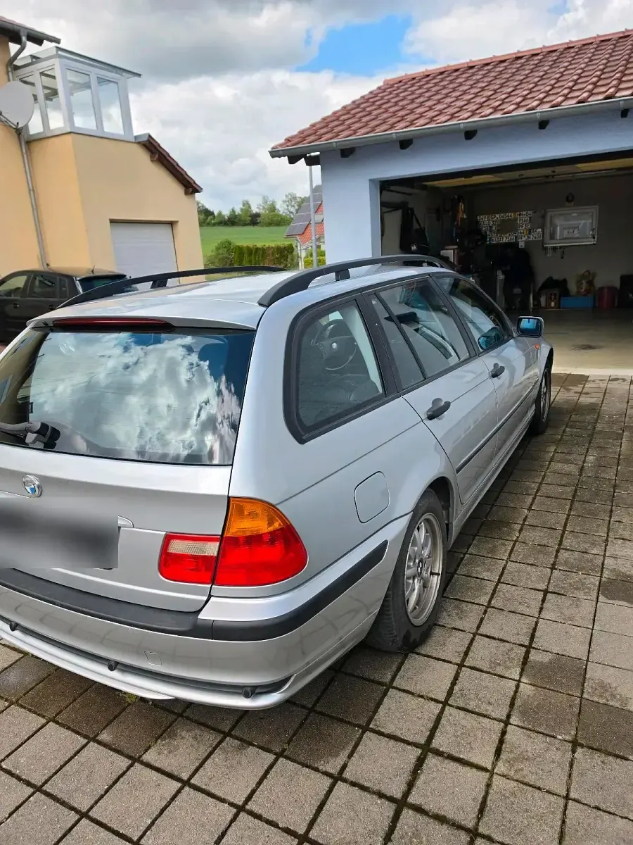Gebraucht BMW 318 145 PS (106 kW) 2002 Silber Kombi