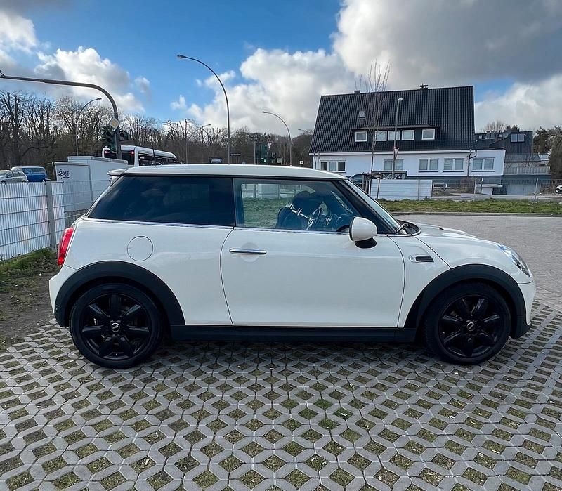 Second-hand Mini Cooper 102 CP (75 kW) 2016 Alb Hatchback