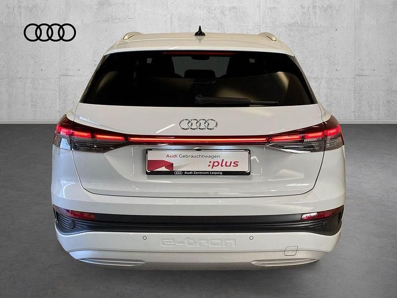 Gebraucht Audi Q4 e-tron Ambiente 150 kW (204 PS) 2022 Gletscherweiß metallic SUV