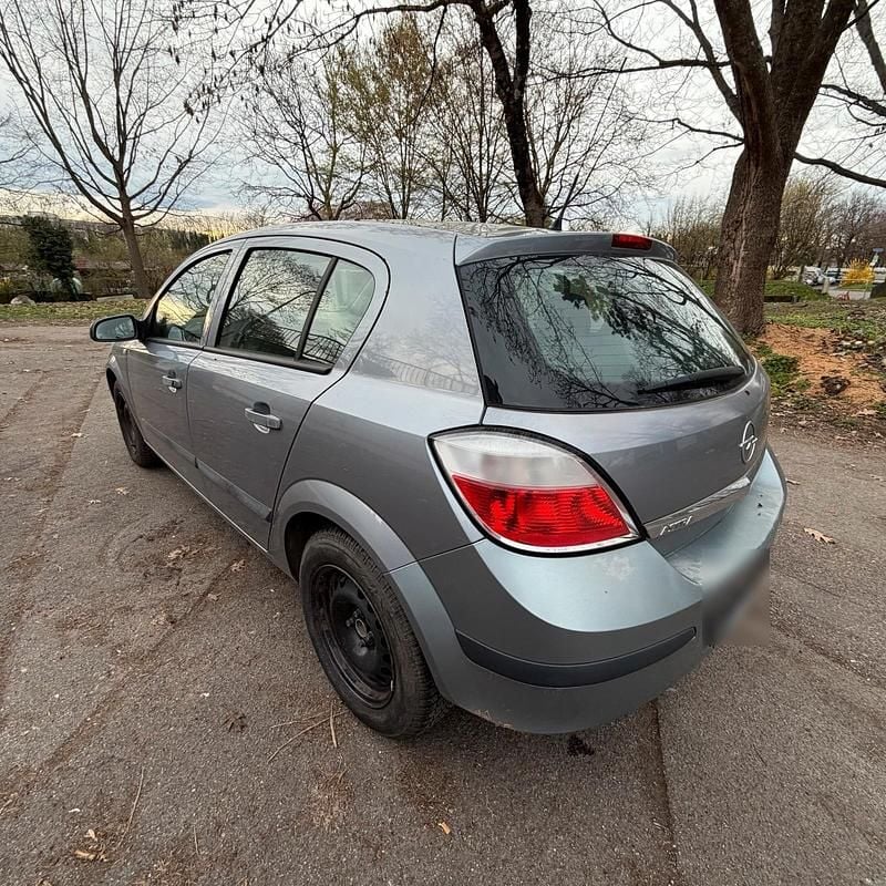 Gebraucht Opel Astra 90 PS (66 kW) 2004 Kleinwagen