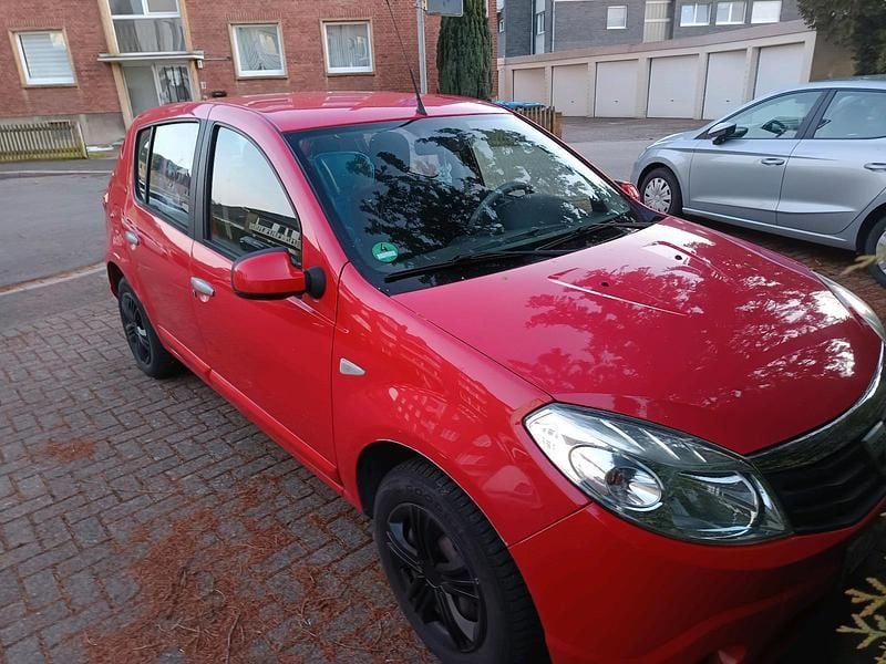Gebraucht Dacia Sandero 75 PS (55 kW) 2009 Rot Kleinwagen