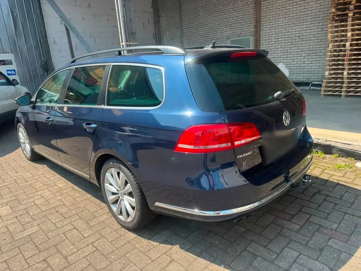 Gebraucht VW Passat Comfortline 140 PS (102 kW) 2011 Blau Kombi