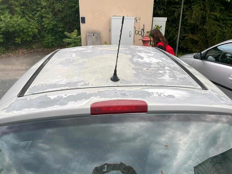Silber Gebraucht 2006 Opel Corsa Kleinwagen | 750 € - Bild 1/4