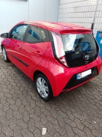 Gebraucht Toyota Aygo 2017 Rot Kleinwagen