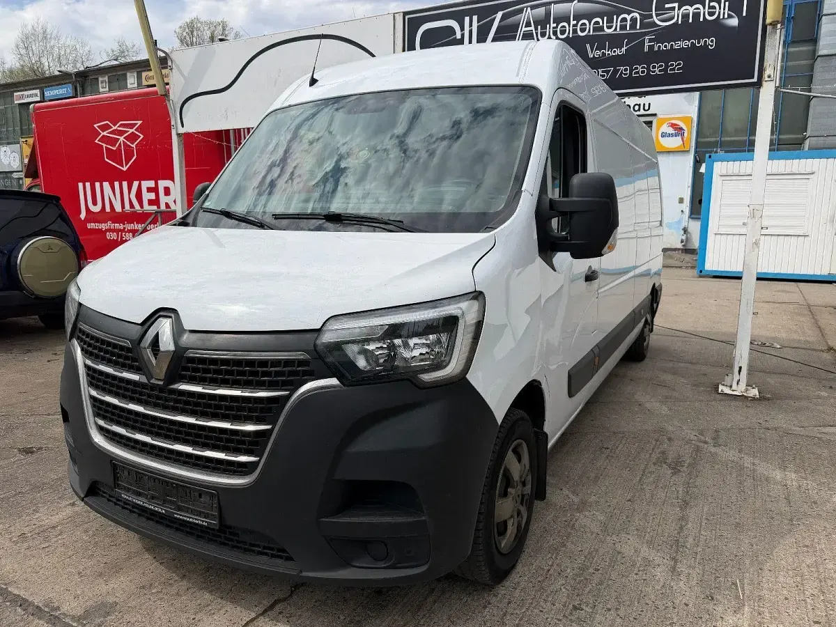 Gebraucht Renault Master Komfort 179 PS (131 kW) 2023 Weiß Van / Kleinbus