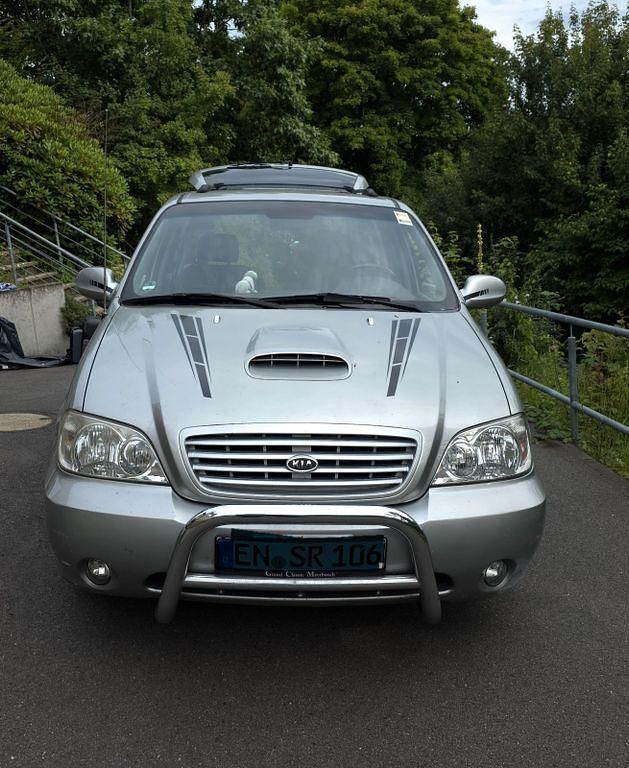 Silber Gebraucht 2002 Kia Carnival EX Van / Kleinbus | 4.100 € (Fairer Preis) - Bild 1/4